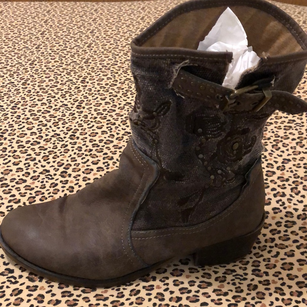 Choc cowboy boots